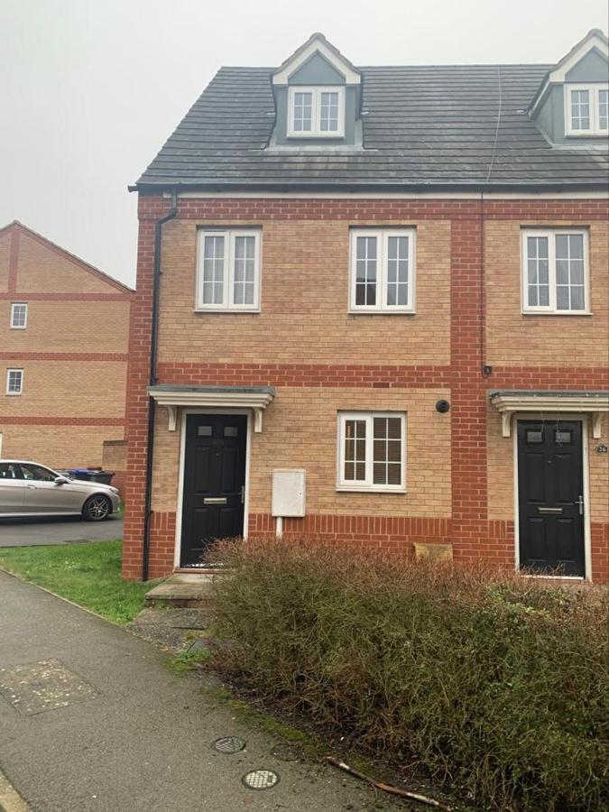 Turners Gardens Villa Northampton Bagian luar foto