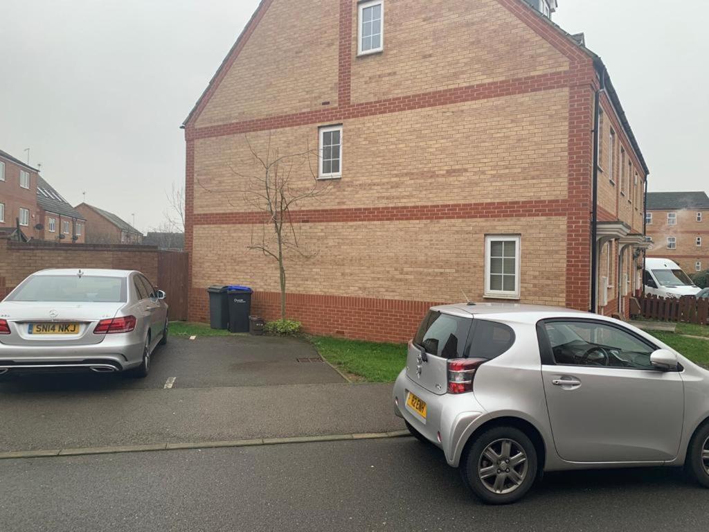 Turners Gardens Villa Northampton Bagian luar foto