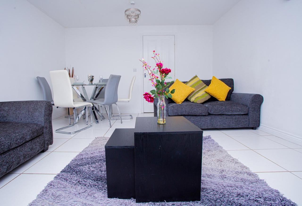 Turners Gardens Villa Northampton Bagian luar foto