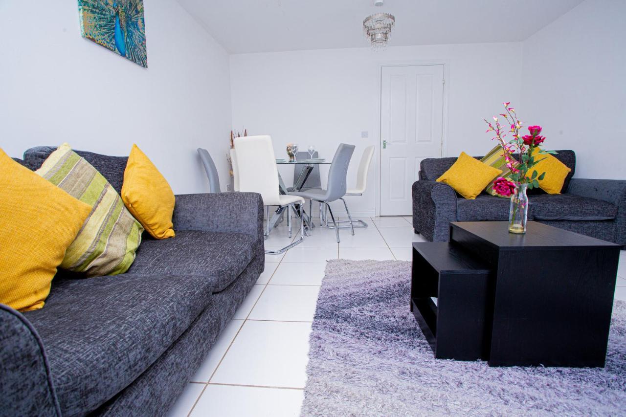 Turners Gardens Villa Northampton Bagian luar foto