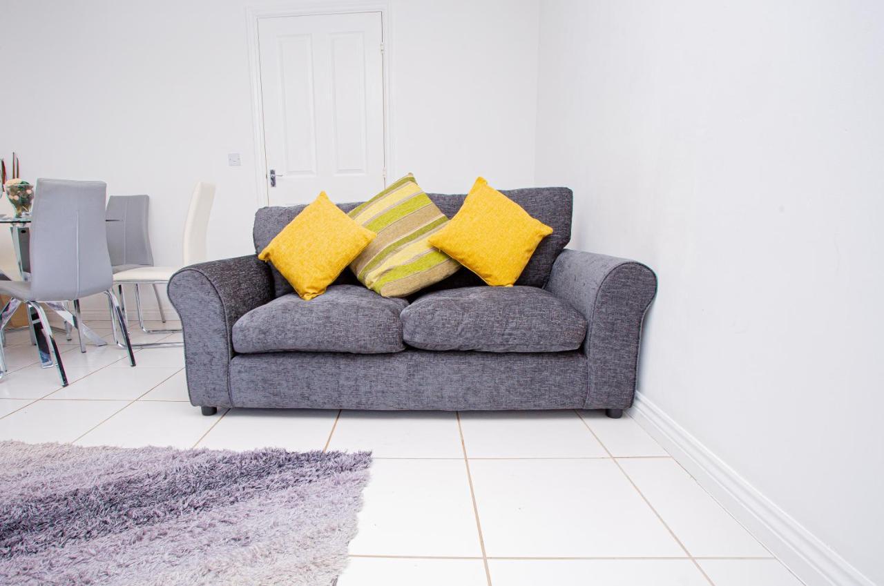 Turners Gardens Villa Northampton Bagian luar foto