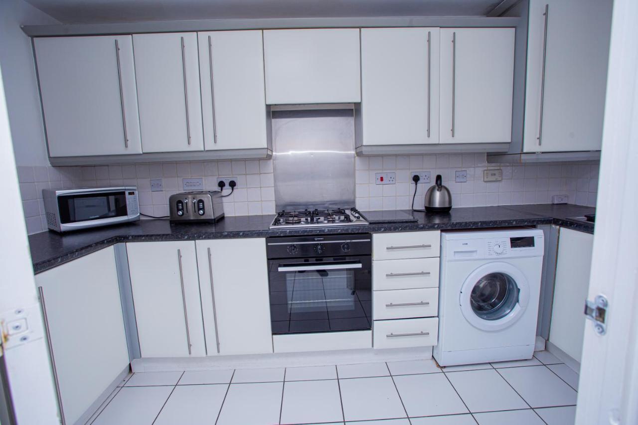 Turners Gardens Villa Northampton Bagian luar foto