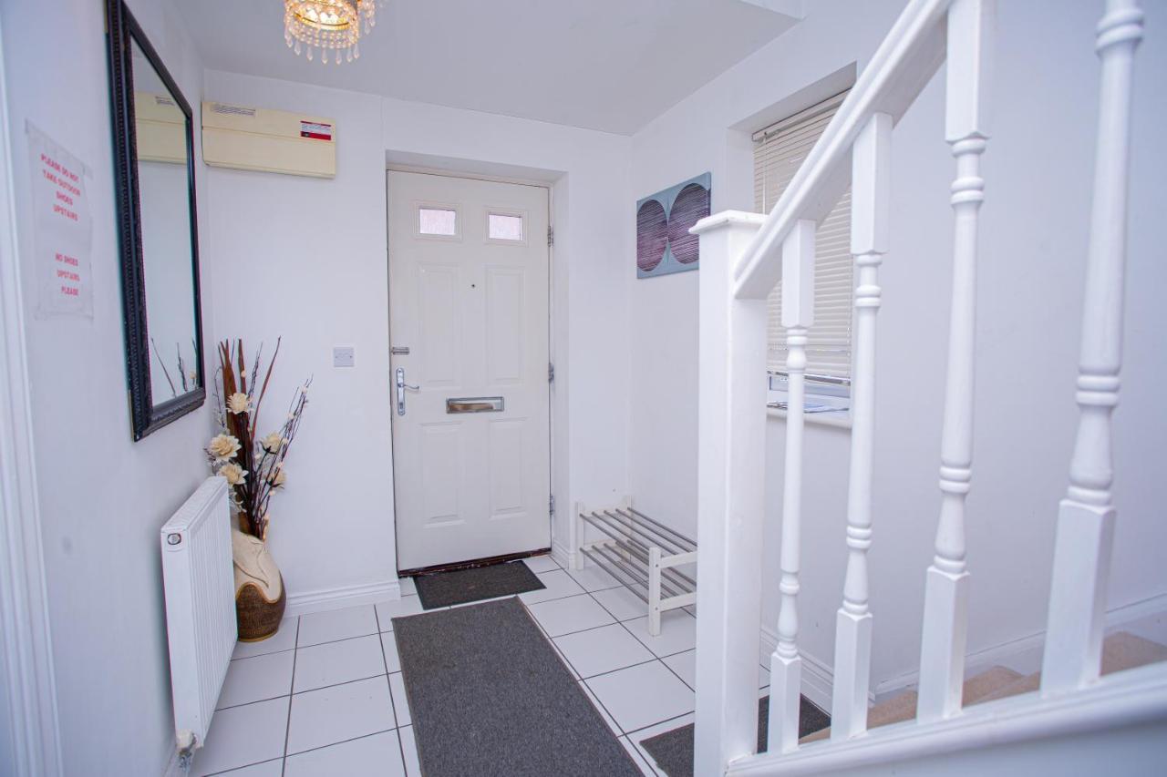 Turners Gardens Villa Northampton Bagian luar foto