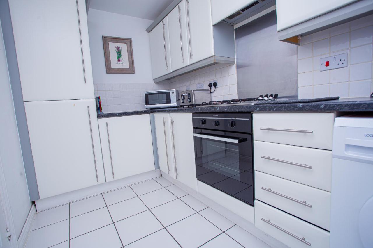 Turners Gardens Villa Northampton Bagian luar foto