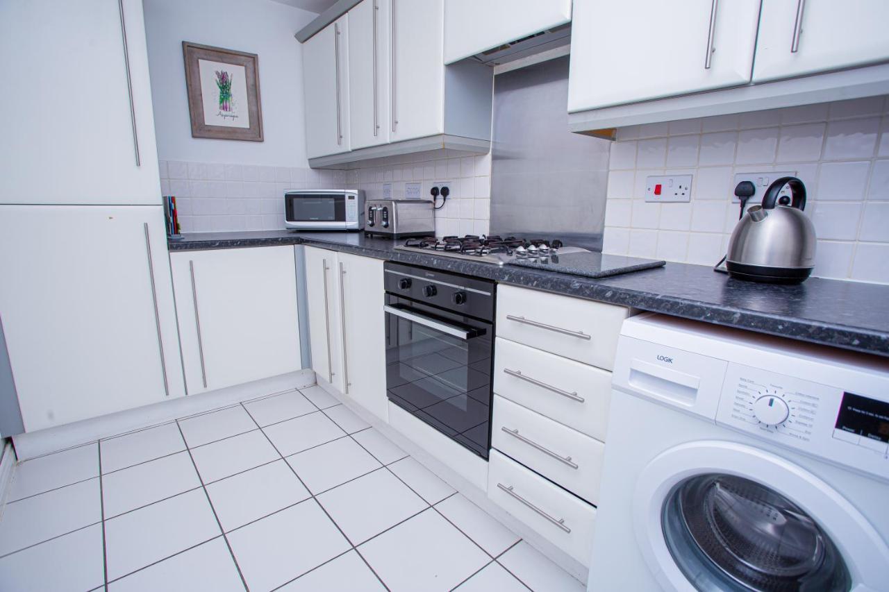 Turners Gardens Villa Northampton Bagian luar foto