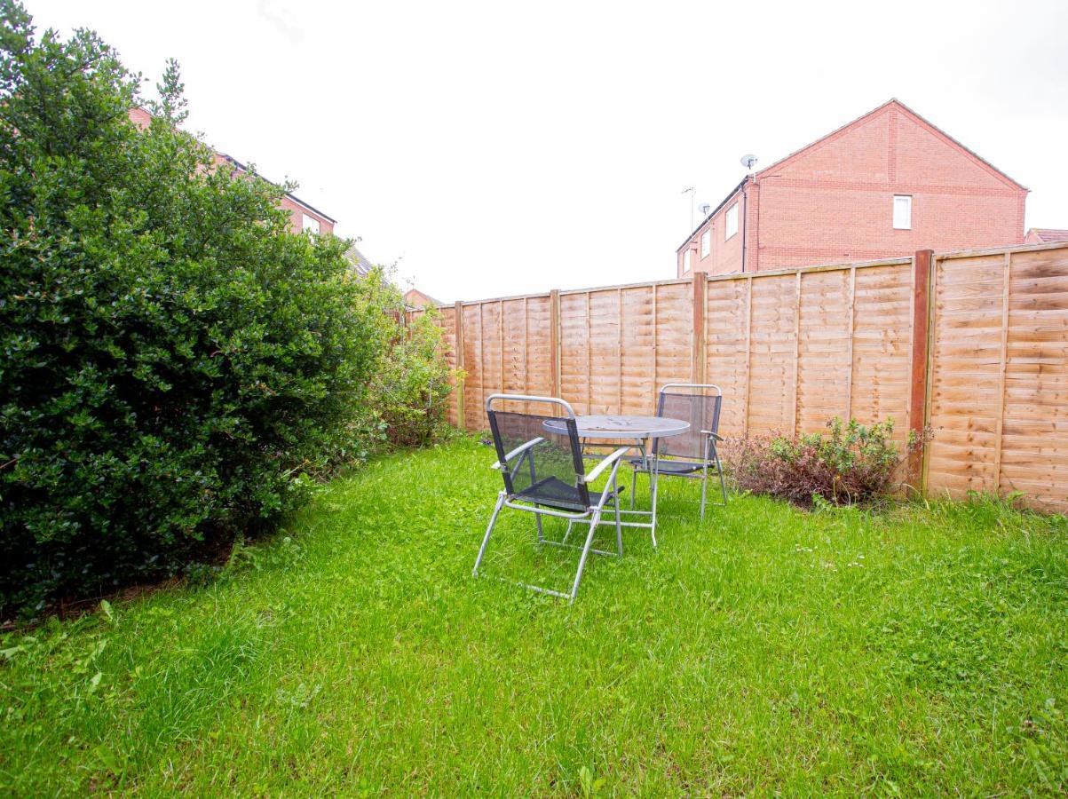 Turners Gardens Villa Northampton Bagian luar foto