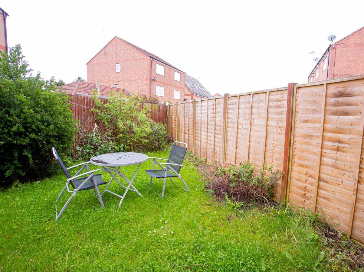 Turners Gardens Villa Northampton Bagian luar foto