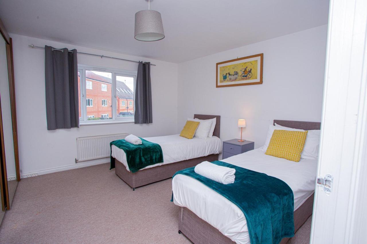 Turners Gardens Villa Northampton Bagian luar foto