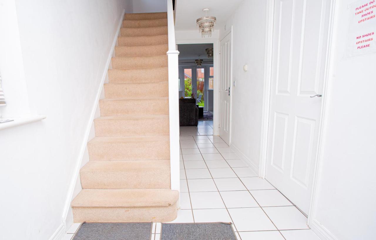 Turners Gardens Villa Northampton Bagian luar foto
